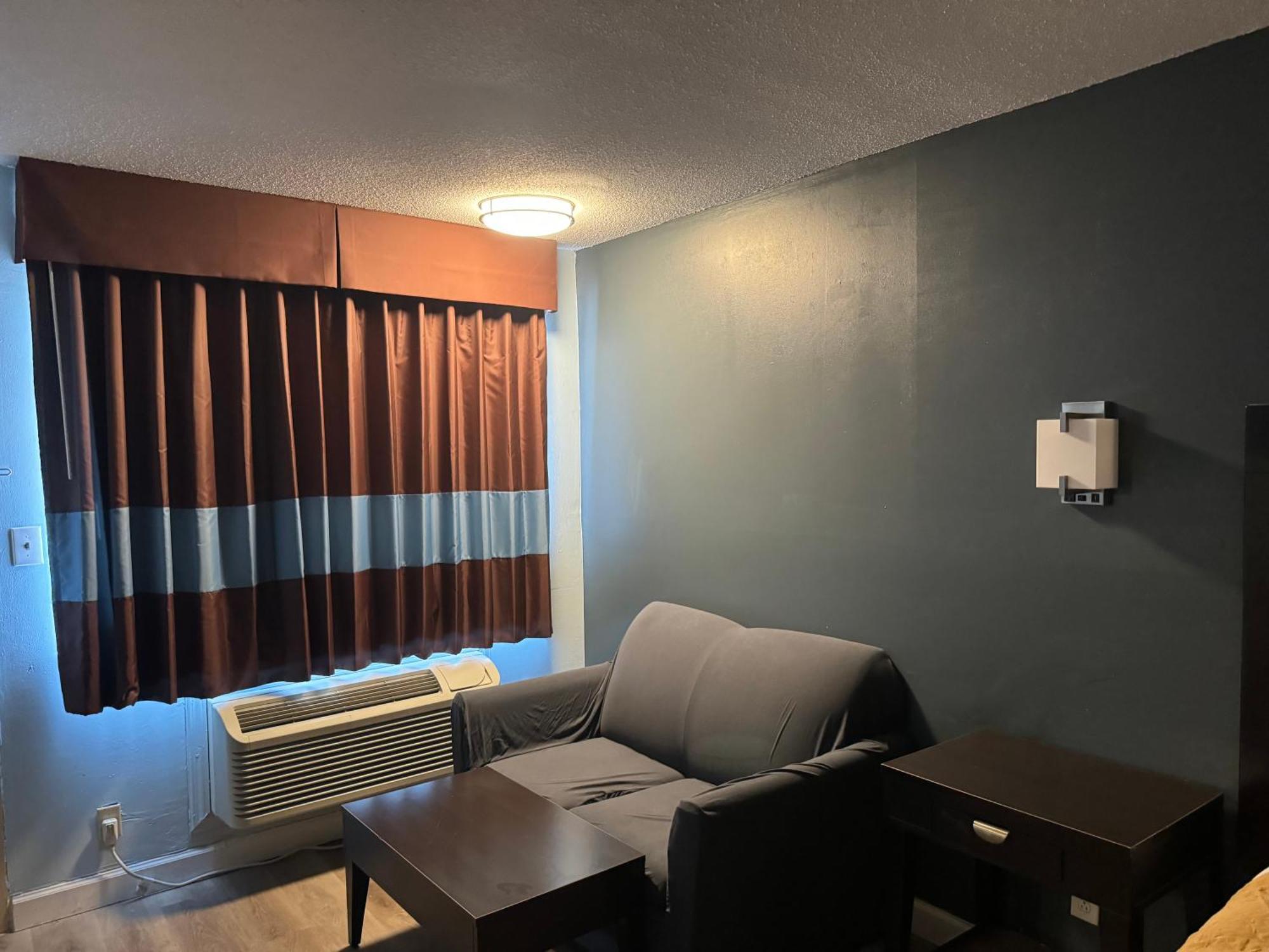 Red Carpet Inn & Suites - Danville Buitenkant foto